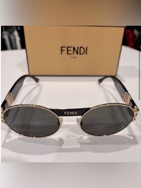 Fendi x Versace Collab Mens V3 Sunglasses NEW Black Gold With Case Cloth and Box